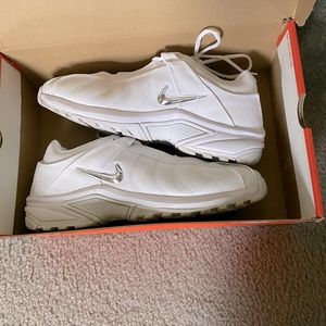 Nike men’s white sneaker with silver accent worn once.